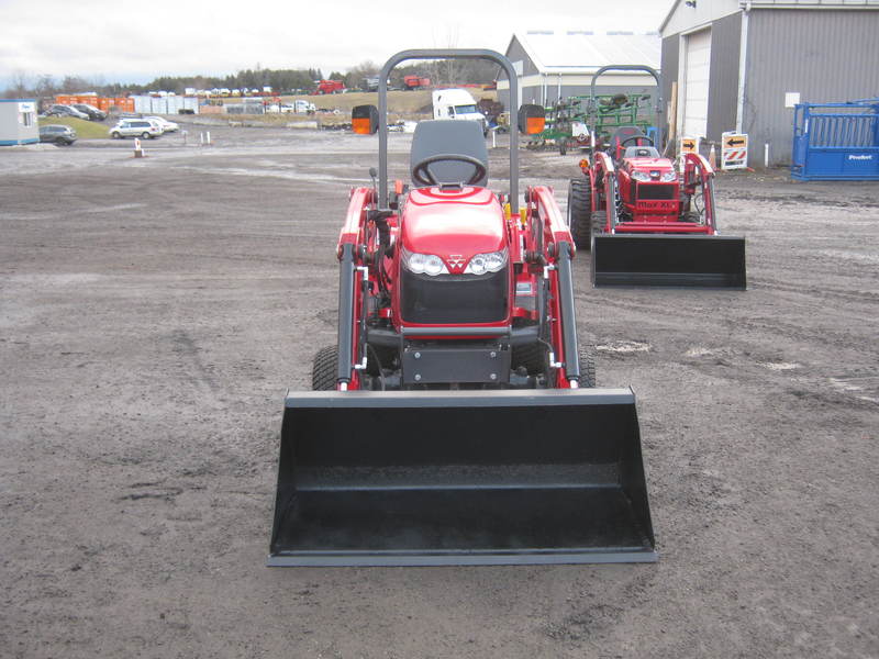 Tractors - Compact  Massey Ferguson GC1705 Tractor  Photo